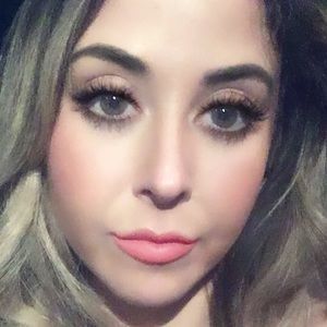 Meet your Posher, Stacy