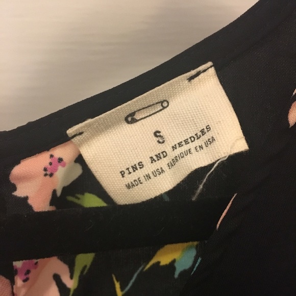 Urban Outfitters Pins and Needles - Picture 5 of 6