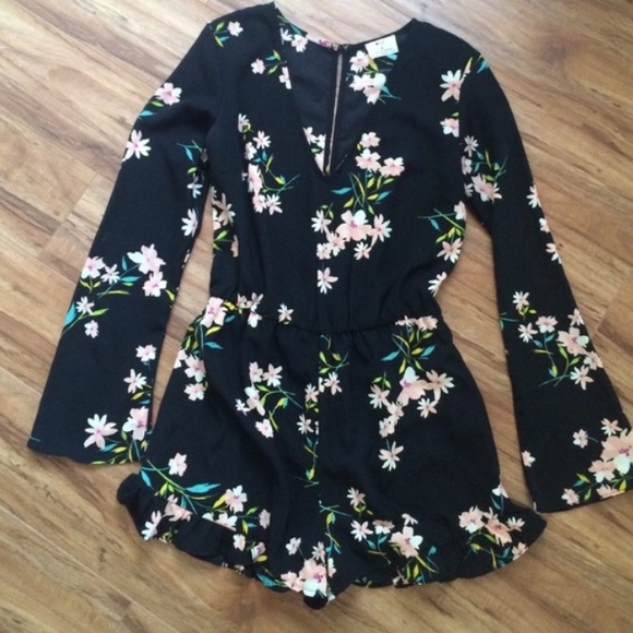 Urban Outfitters Pins and Needles - Picture 6 of 6