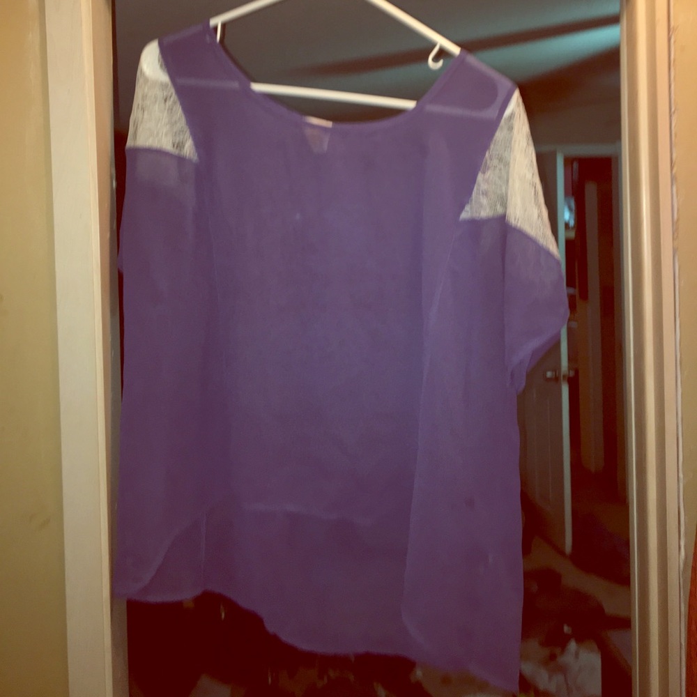 Cute flow dressy shirt