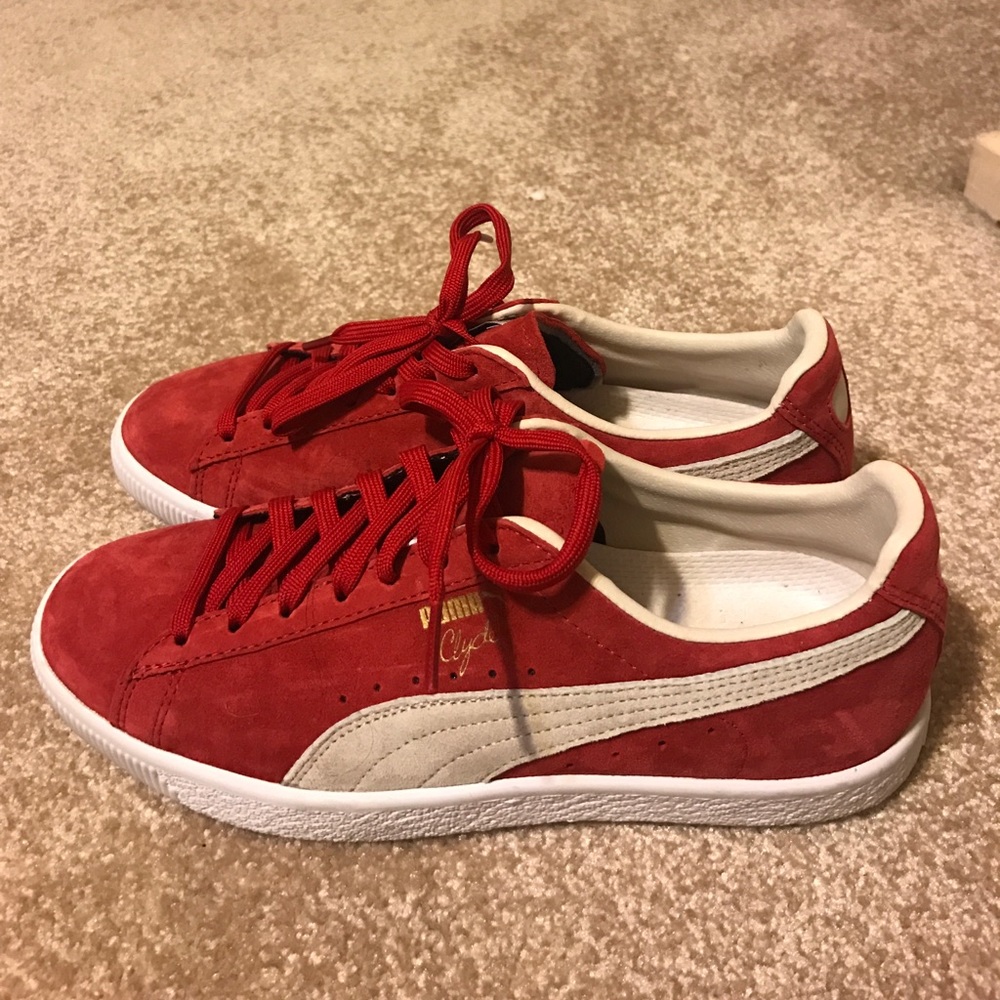 Puma "Clyde" sneakers
