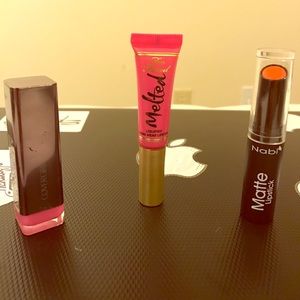 ⚠️⚠️LIPPIE BUNDLE! TOO FACED covergirl and nabi!