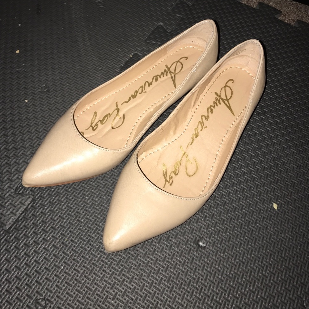 Tan flats