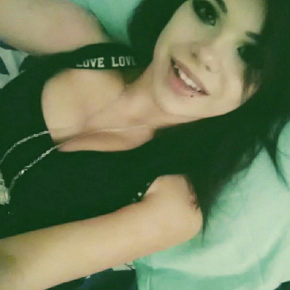 Meet your Posher, Kayla - Picture 1 of 1