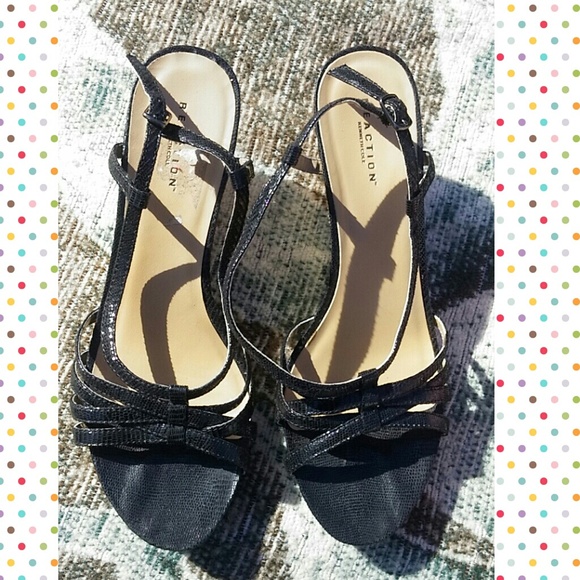 Kenneth Cole Black and Wicker Wedges - Picture 5 of 7