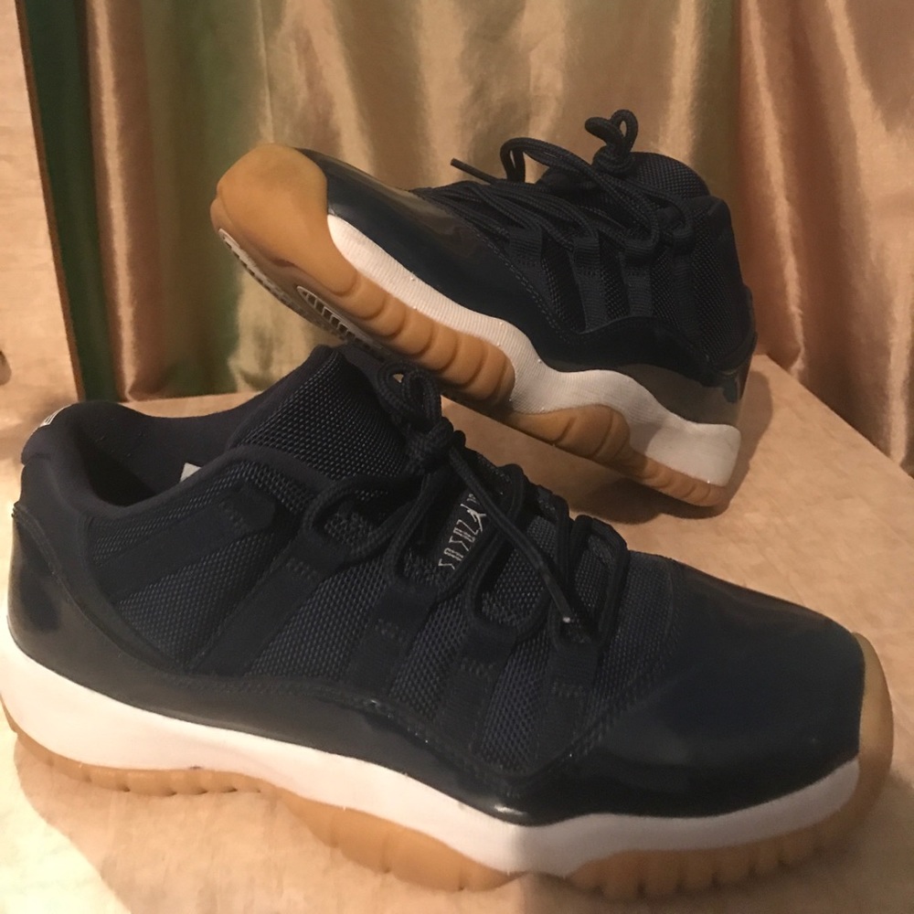 Air Jordan Retro Navy GumBottom 11's (saleortrade)