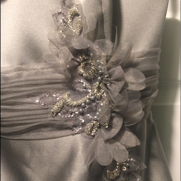 Formal dress - Picture 3 of 4