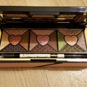 Too Faced Love Pallette - New in box