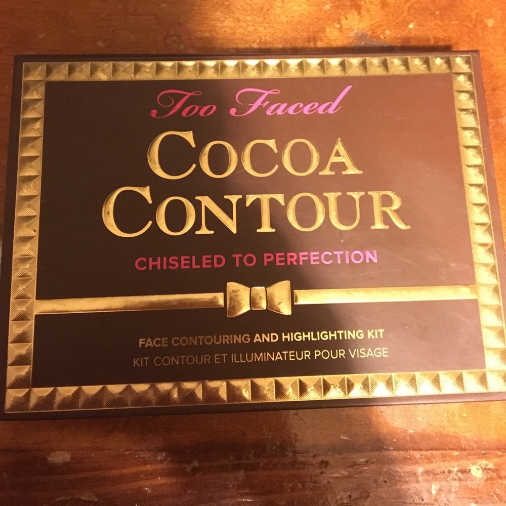 COCOA CONTOUR KIT BY TOO FACED!!