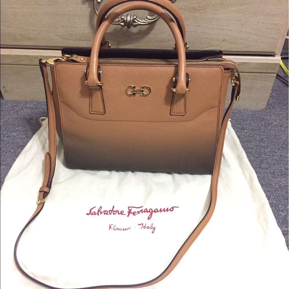 SOLD🚫‼️‼️ Salvatore Ferragamo Saffiano Ombre Tote