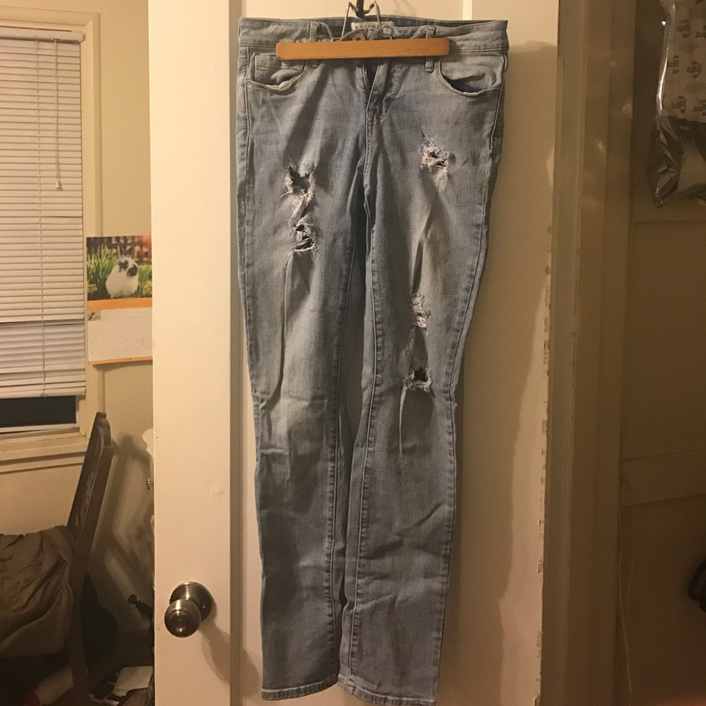 Bullhead Distressed Jeans