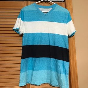American eagle V-neck Tee