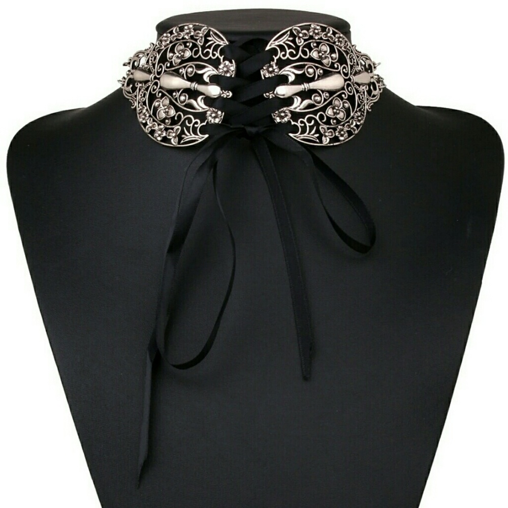 Boned Choker