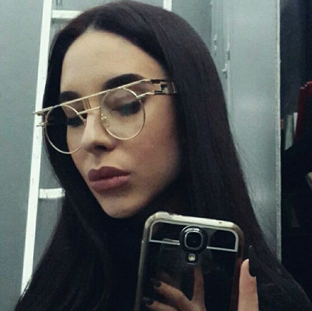Throwback Glasses - Picture 2 of 2