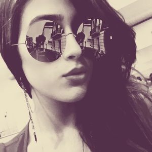 Meet your Posher, Leticia