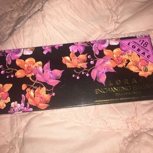 LE Lorac enchanting elegance palette