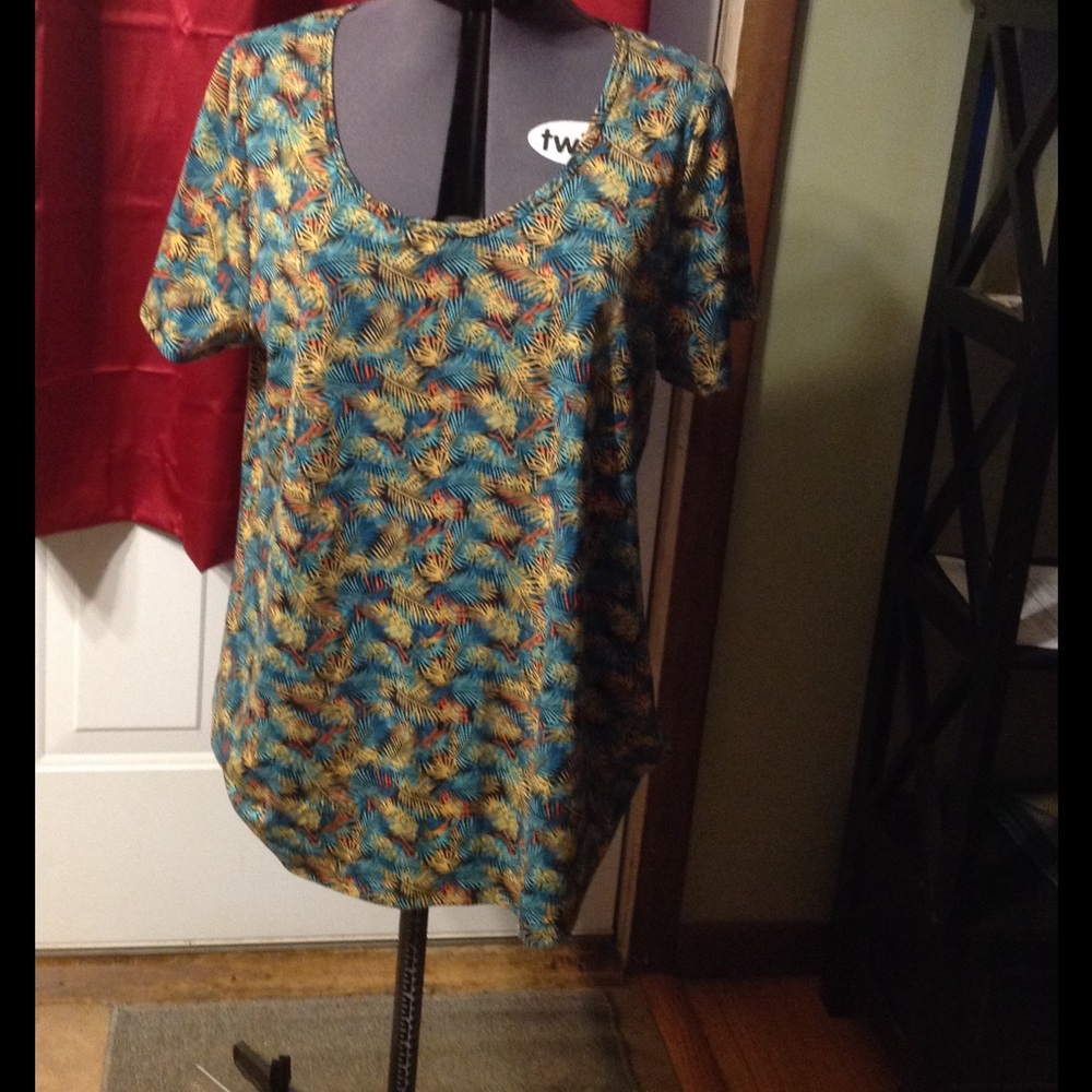 LulaRoe Classic Tee