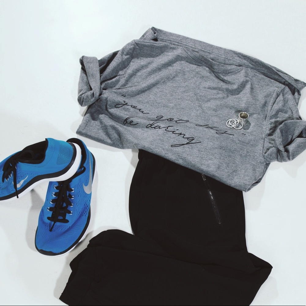 GRAPHIC TEE