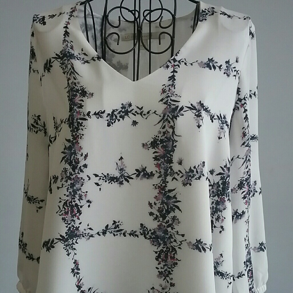 LC pretty spring blouse - Picture 2 of 5