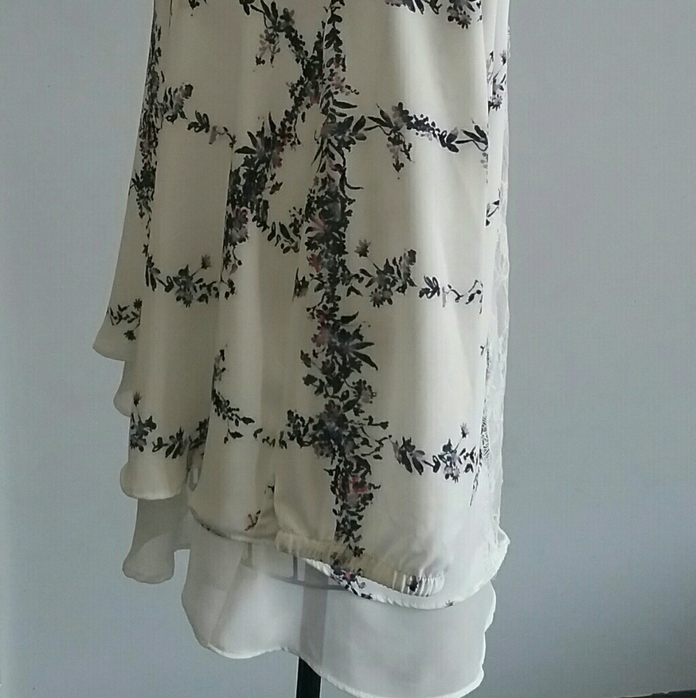 LC pretty spring blouse - Picture 3 of 5