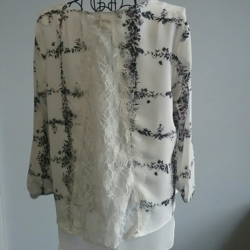 LC pretty spring blouse - Picture 4 of 5