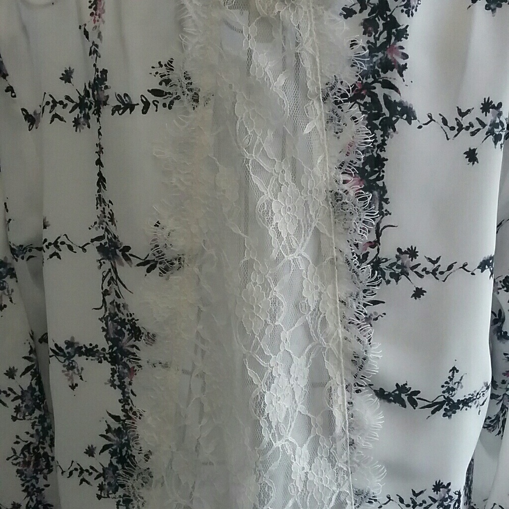 LC pretty spring blouse - Picture 5 of 5