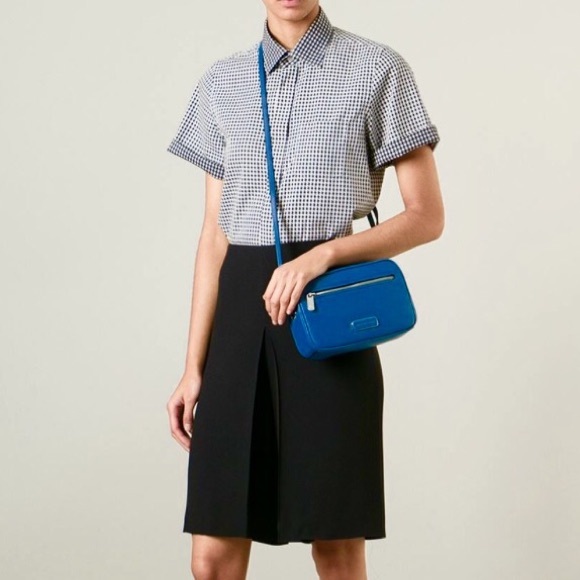 {MARC BY MARC JACOBS} Blue Leather Crossbody - Picture 4 of 4