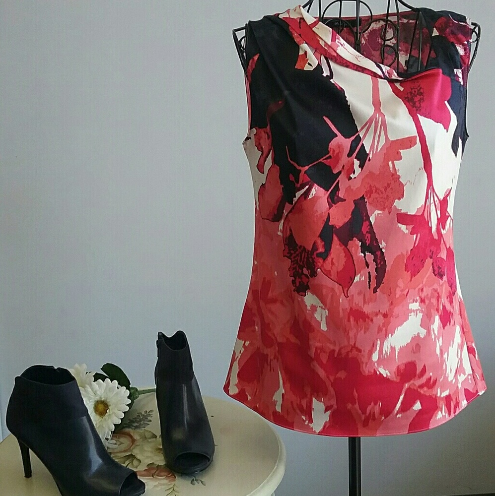 Tahari blouse NWOT