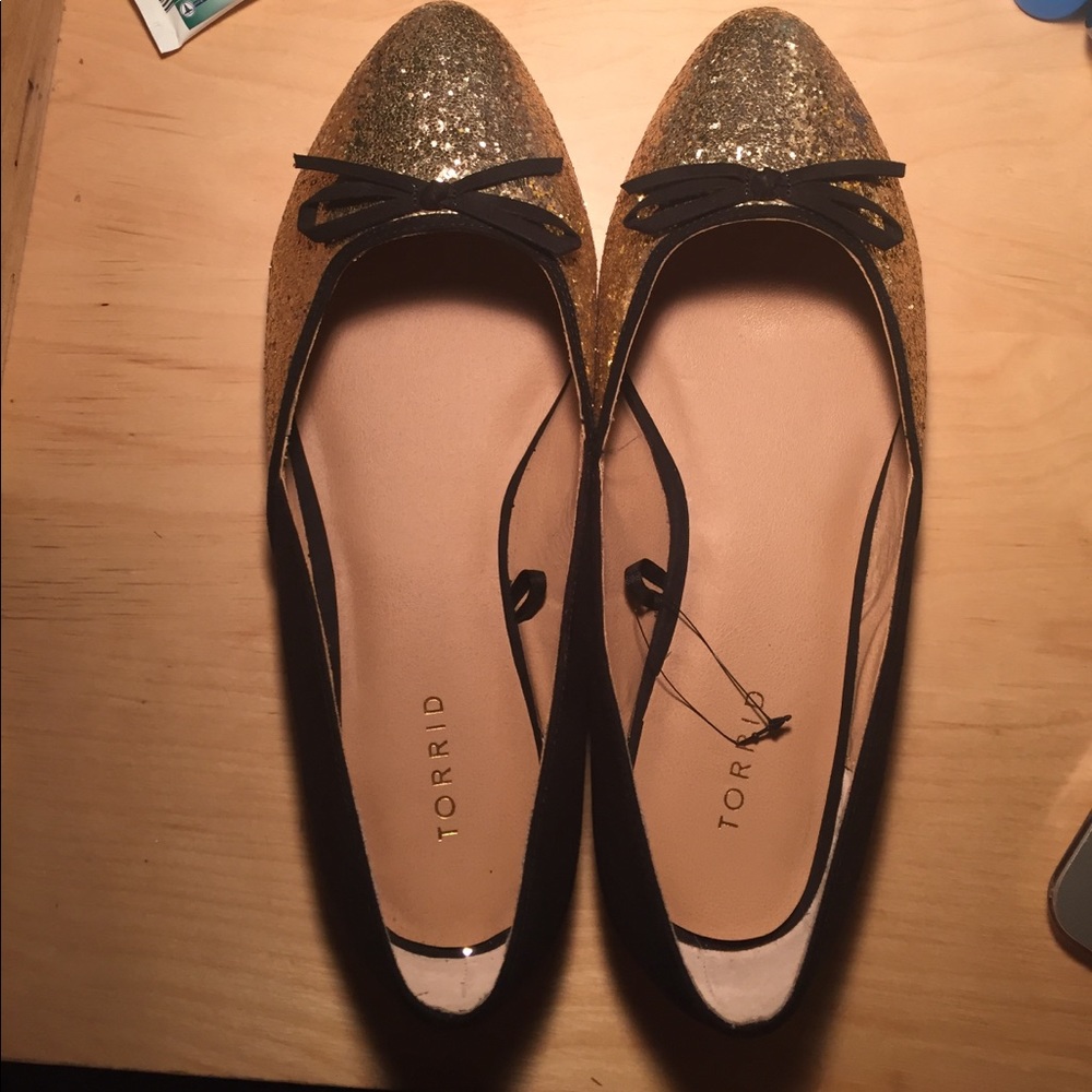 Torrid Black & Gold Glitter Flats. Size 11W