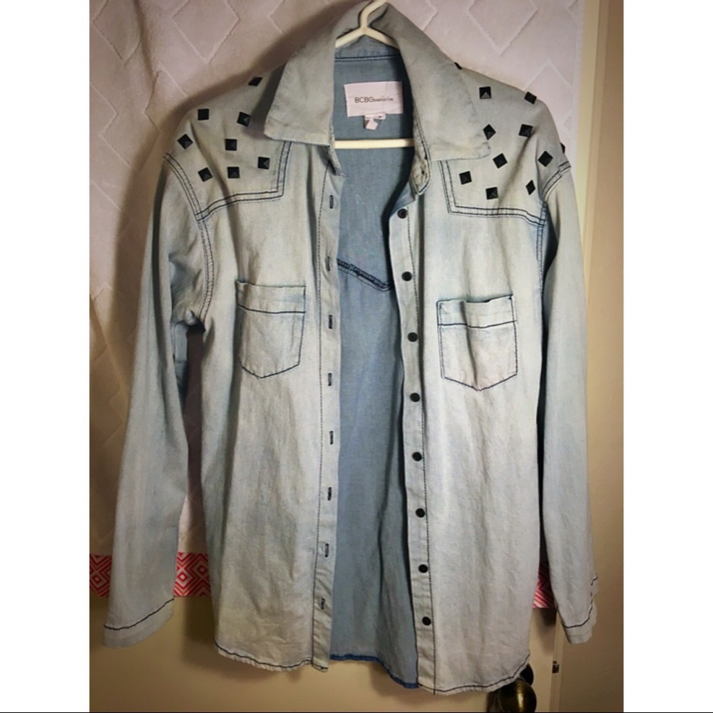 Lightweight stretchy denim button up