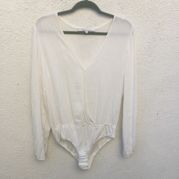 ❌SOLD❌Lovers + Friends White Bodysuit Blouse - Picture 2 of 8