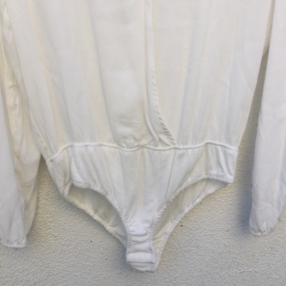❌SOLD❌Lovers + Friends White Bodysuit Blouse - Picture 3 of 8