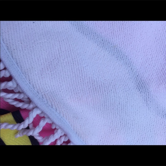 HOST PICK❤Pink Donut Beach Wrap - Picture 4 of 6