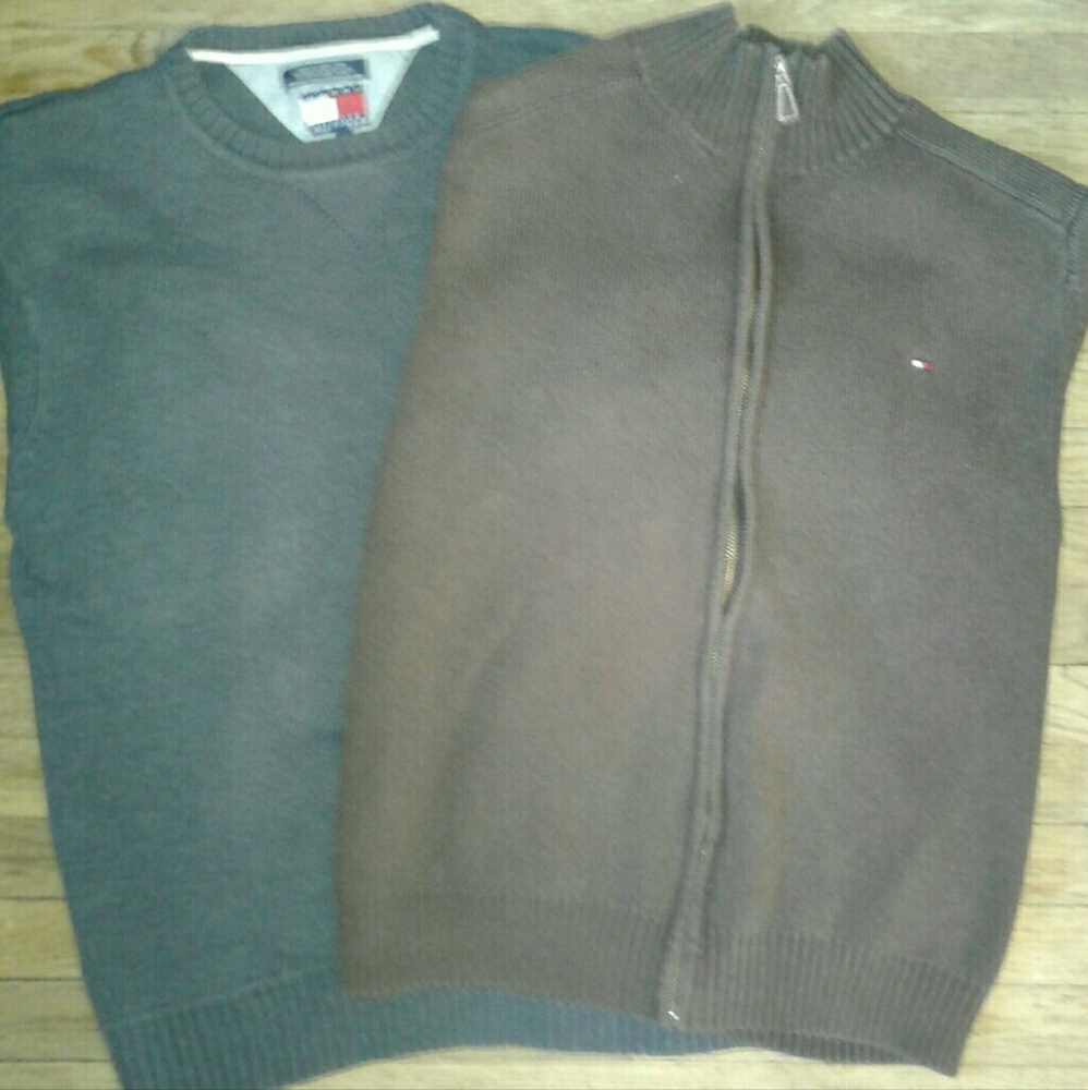 Pair of Tommy Hilfiger Sweaters (M)