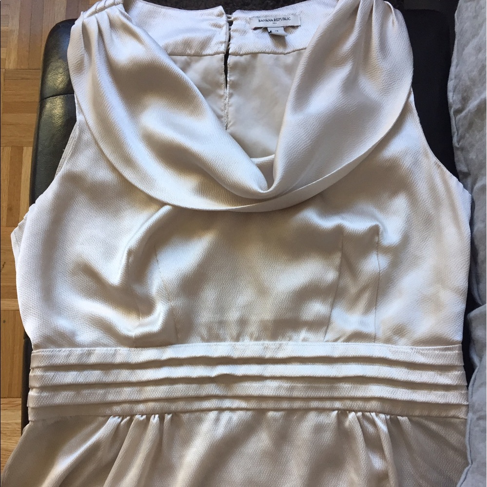 Banana Republic cream cowl neck sleeveless blouse