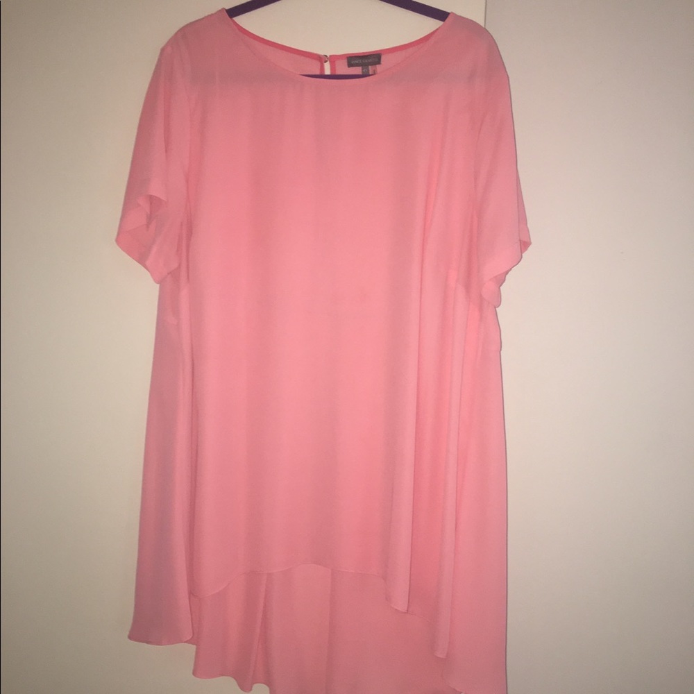 🔥SALE🔥 Vince Camuto hi-lo top