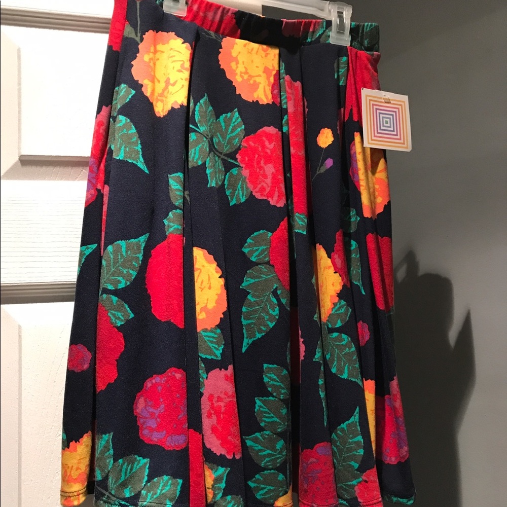 Lularoe M floral Madison BNWT