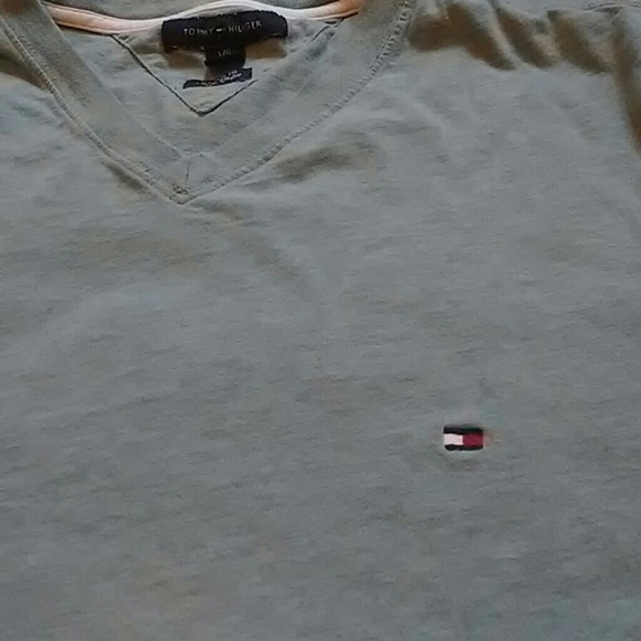 Tommy Hilfiger custom fit large t-shirt - Picture 3 of 4