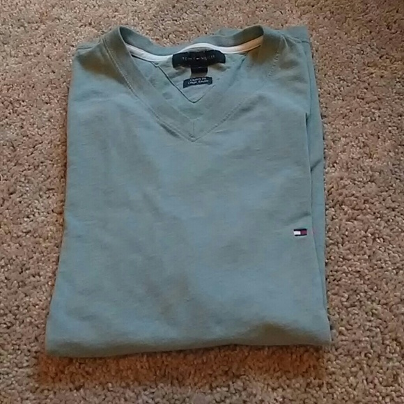 Tommy Hilfiger custom fit large t-shirt - Picture 4 of 4