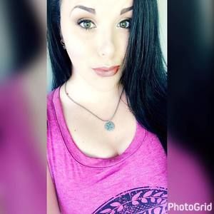 Meet your Posher, Caitlin