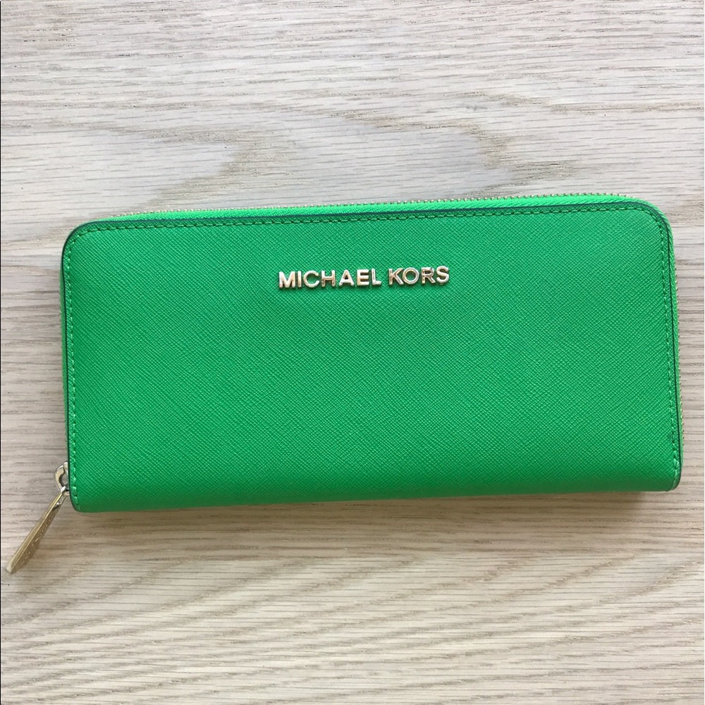 Michael Kors Wallet - don't use anymore