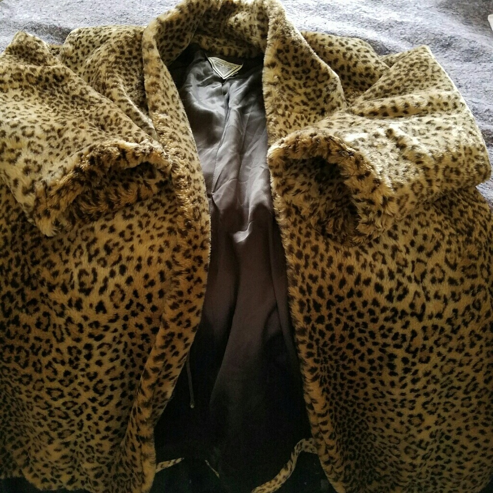 Brand new, never worn. Will consider offers