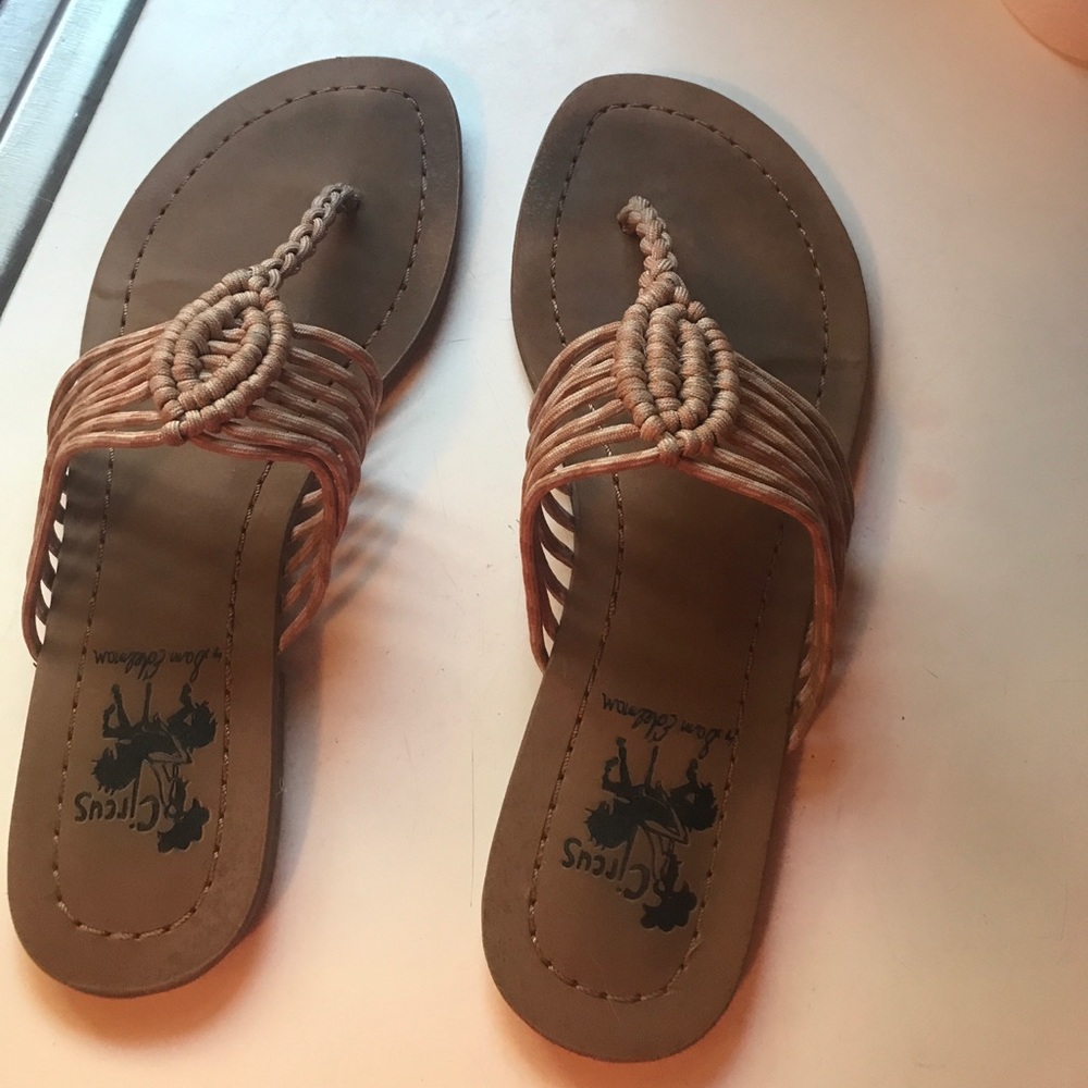 Thong sandals