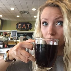 Meet your Posher, Katelyn