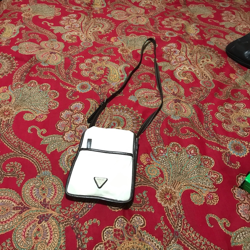 Guess crossbody off-white bag with brown strap