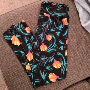 Lularoe TC Floral Leggings
