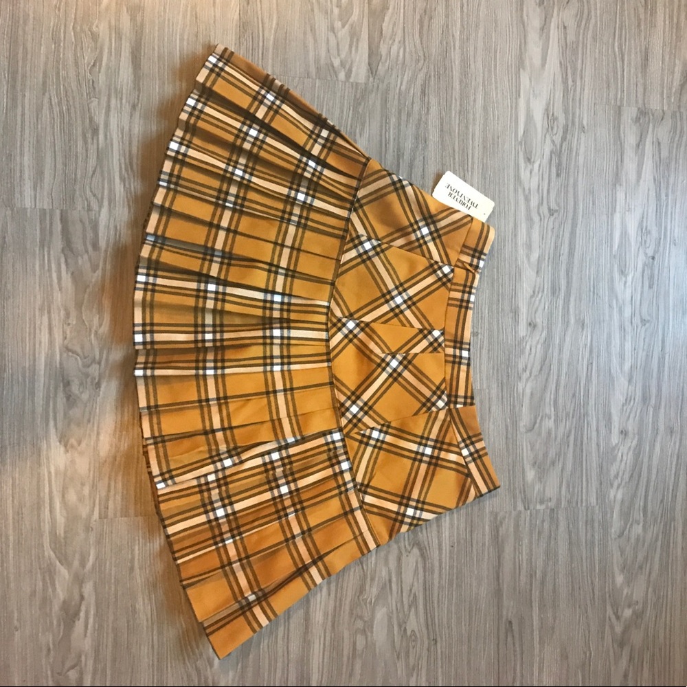 Mustard plaid pleated skirt