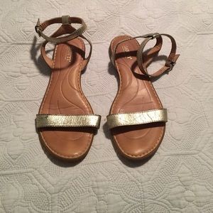 Gold BORN sandals! Perfect for summer and spring!