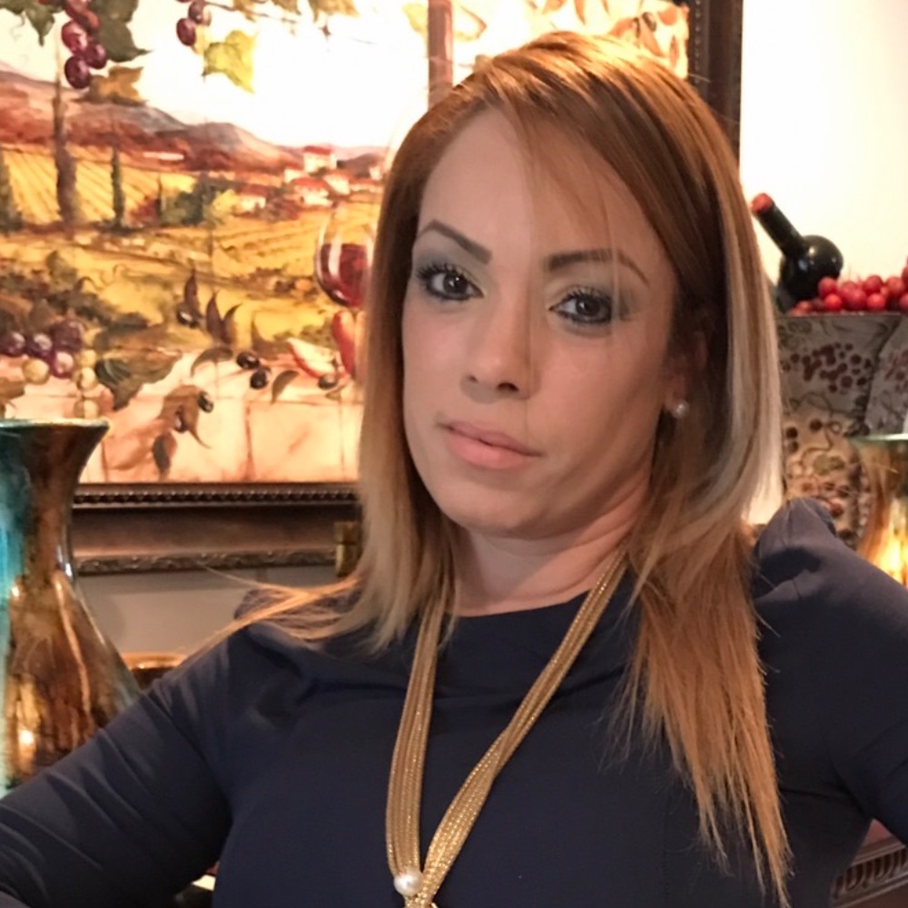 Meet your Posher, Elizabeth