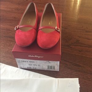 Girls Salvatore Ferragamo red shoes